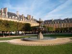 fountain_place_des_vosges.jpg